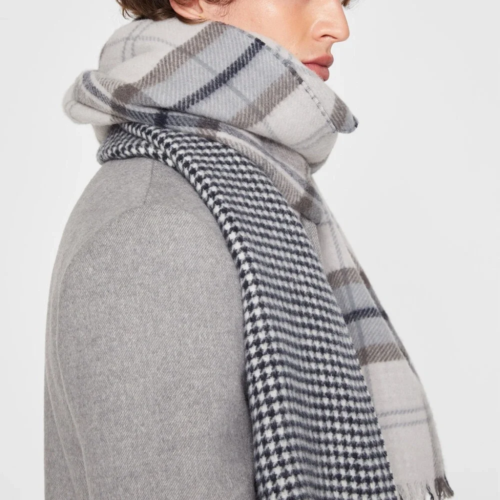 Doubleface Scarf - Brand New - NEVER WORN - Grey Multi